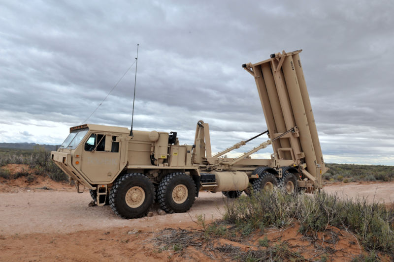 Un lanzador de THAAD del Ejército de Estados Unidos similar a los que operan en Guam por las Task Force Talon. Fotografía del Ejército de Estados Unidos.